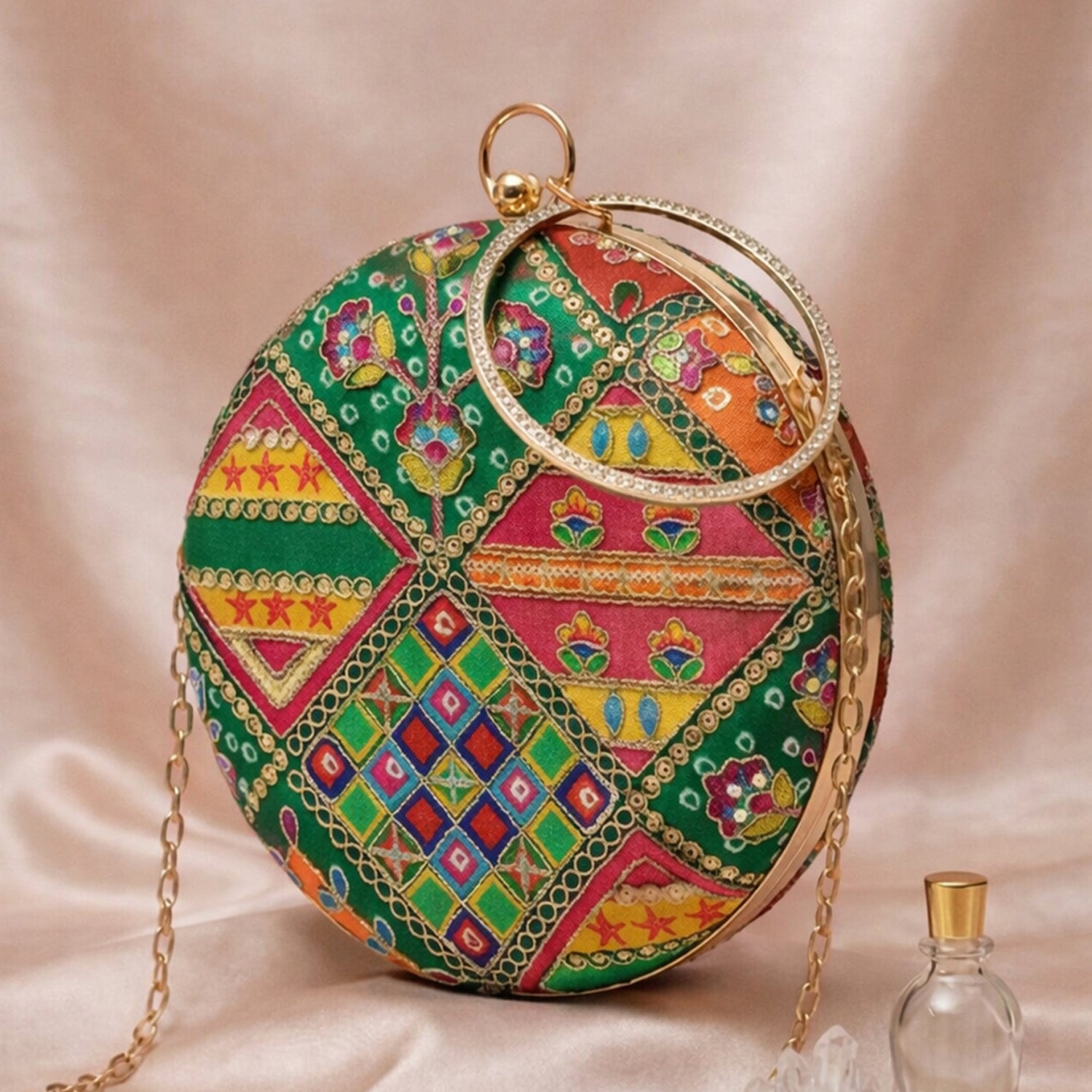Artklim Green Ethnic Round Embroidered Clutch