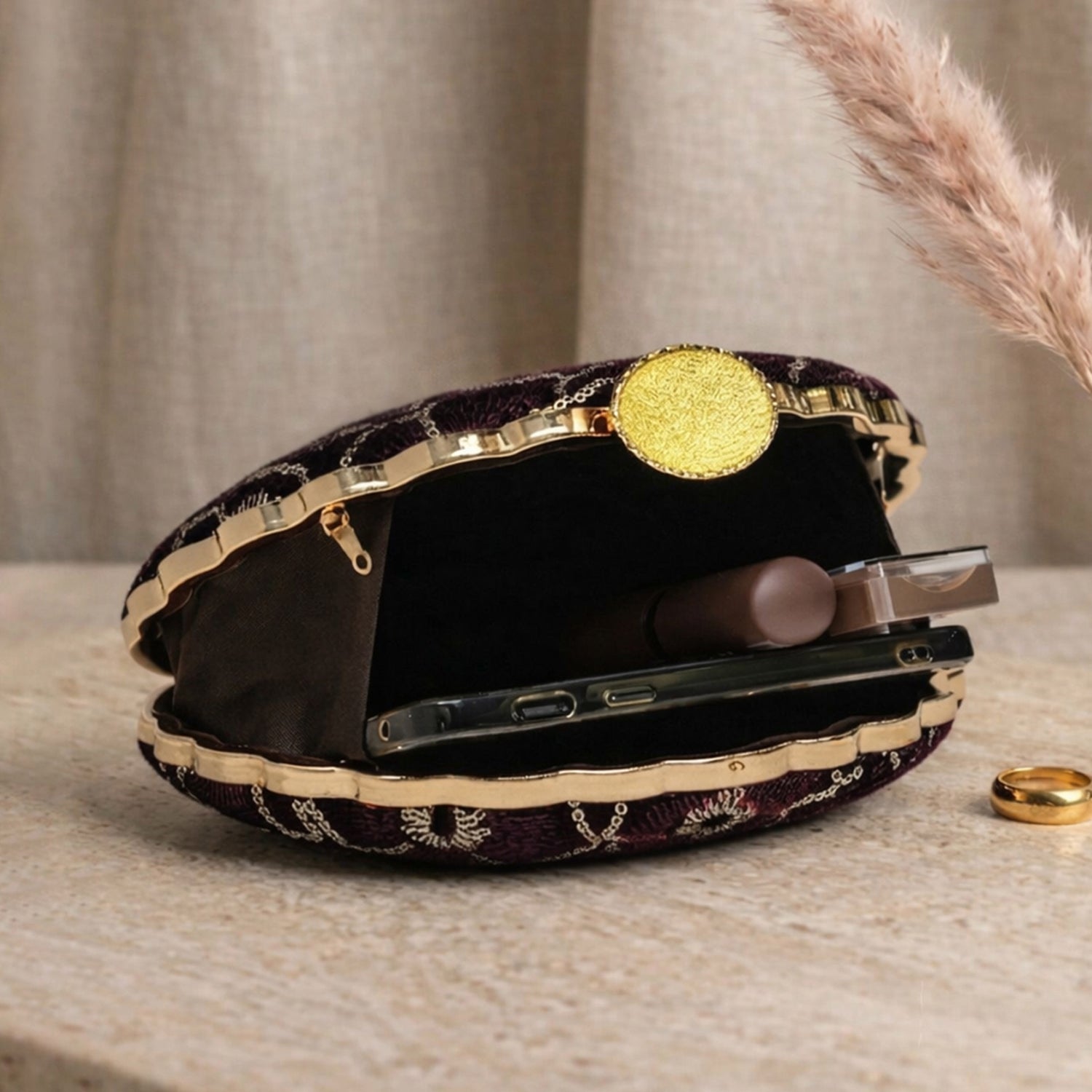 Artklim Elegant Black Floral Embroidered Clutch