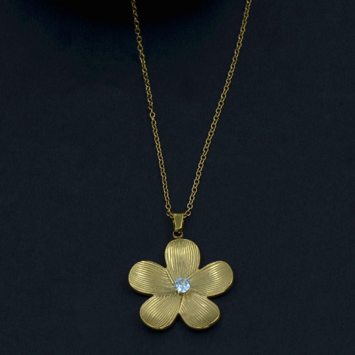Artklim Gold Plated Floral Pendant Necklace