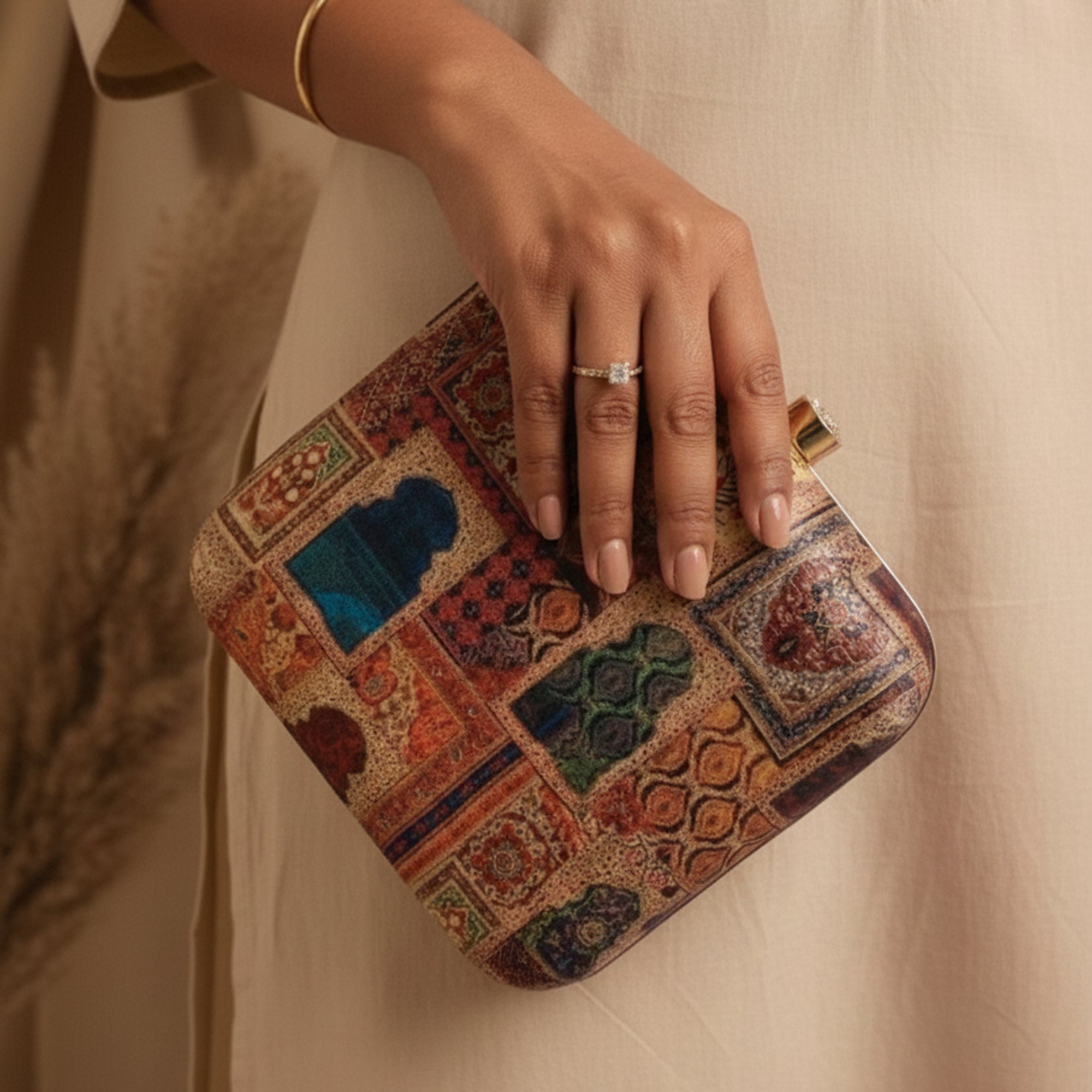 Artklim Mughal Style Doors Printed Clutch