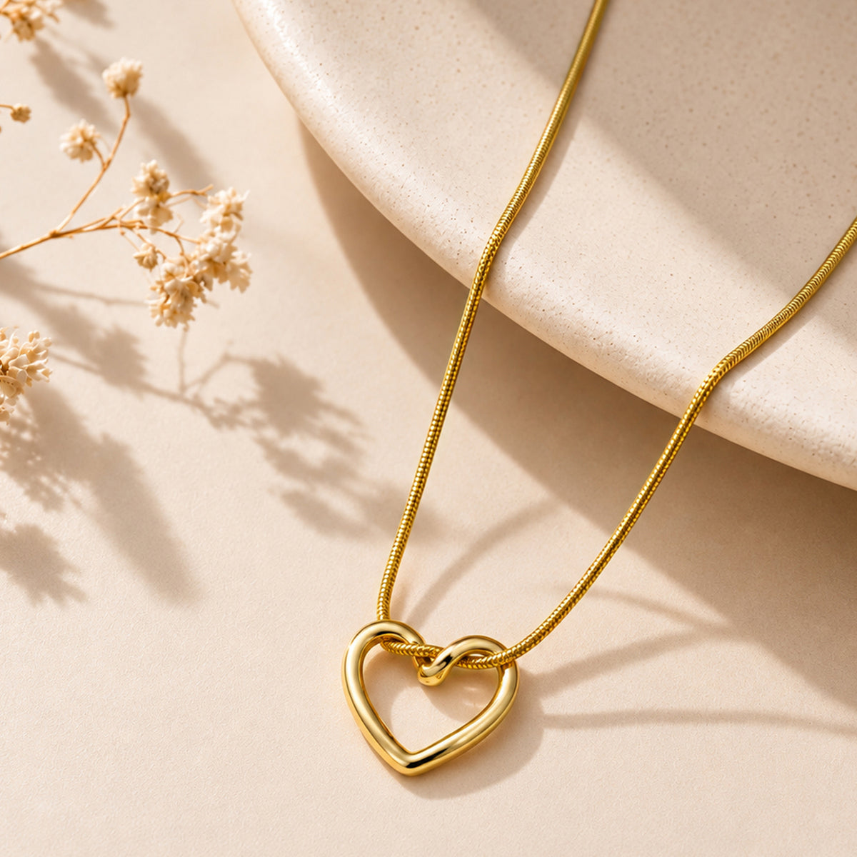 Artklim Elegant Heart Shape Crystal Cut Anti-Tarnish Pendant Necklace