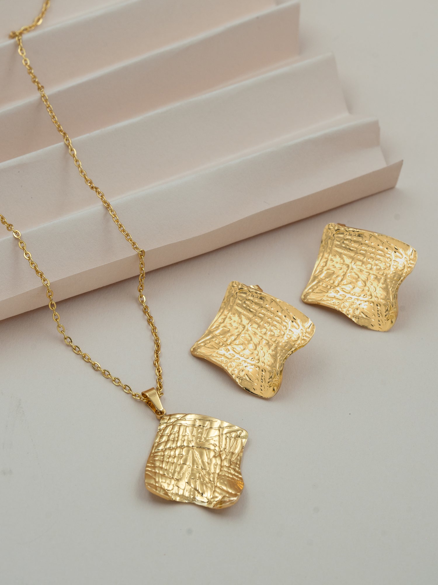 ARTKLIM Golden Crinkle Luxe Set