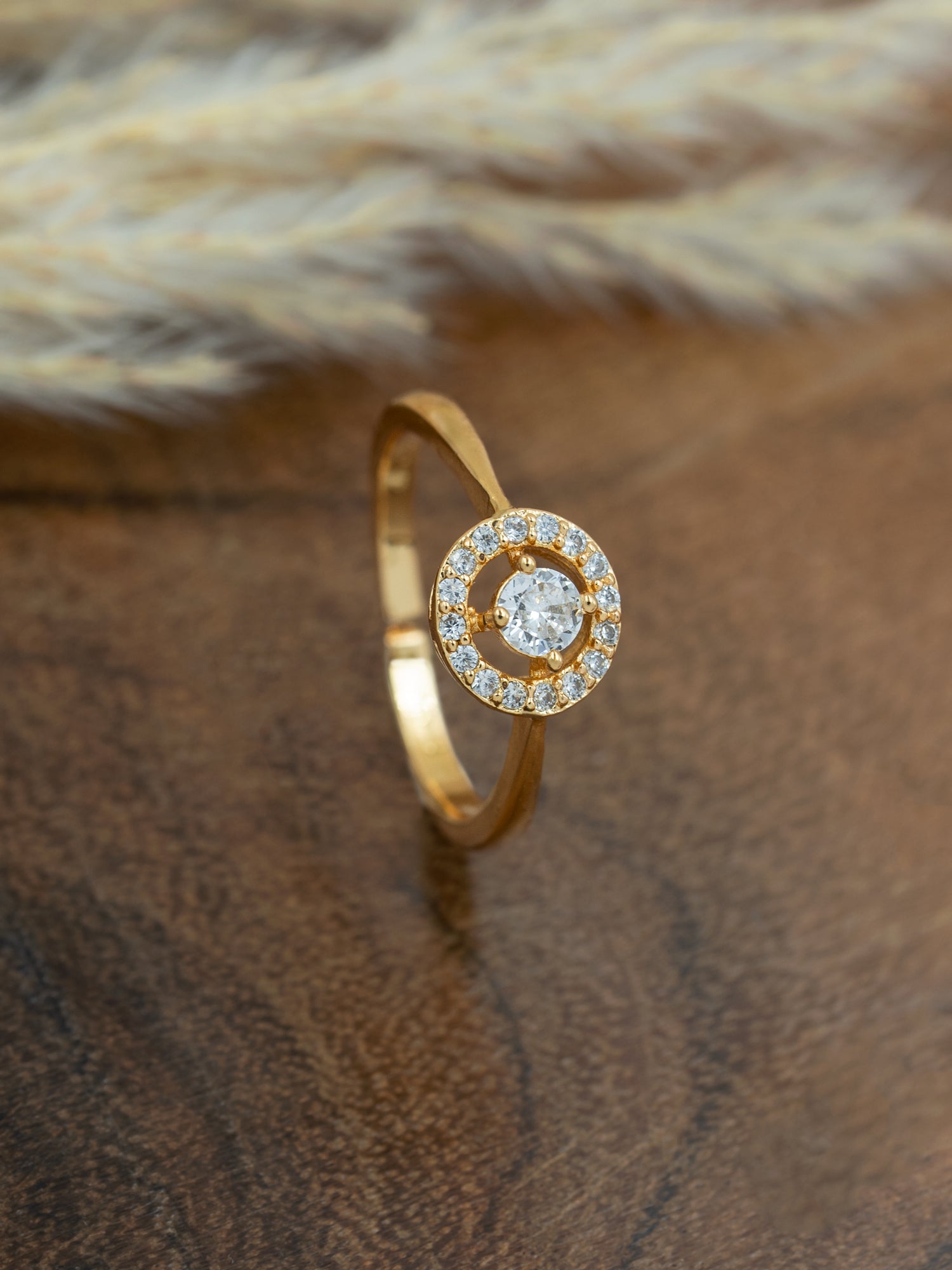 Artklim Gold-Plated Brilliant Central Gem Anti Tarnish Ring