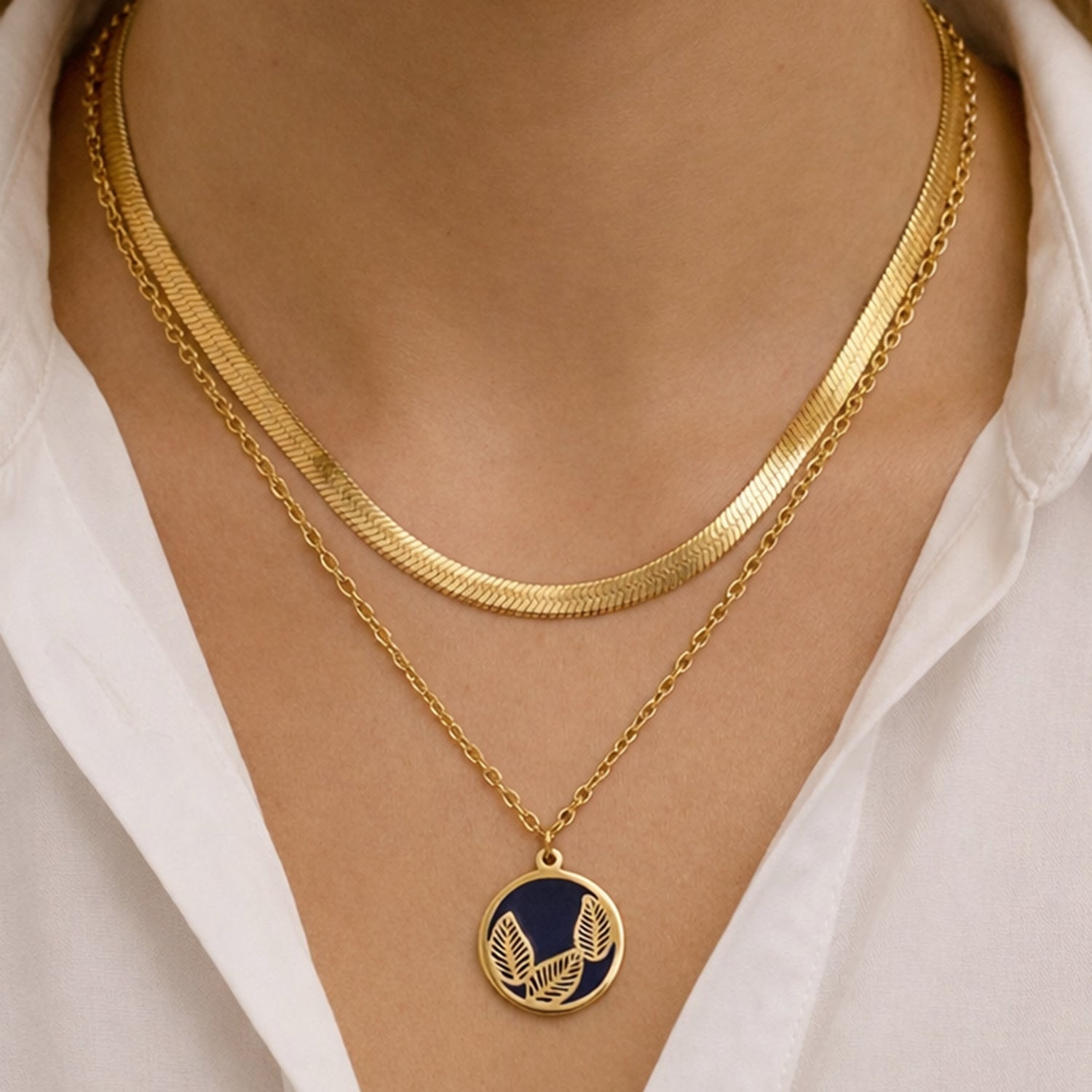 Artklim Gold-Plated Minimal Round Emblem Anti-Tarnish Pendant Necklace