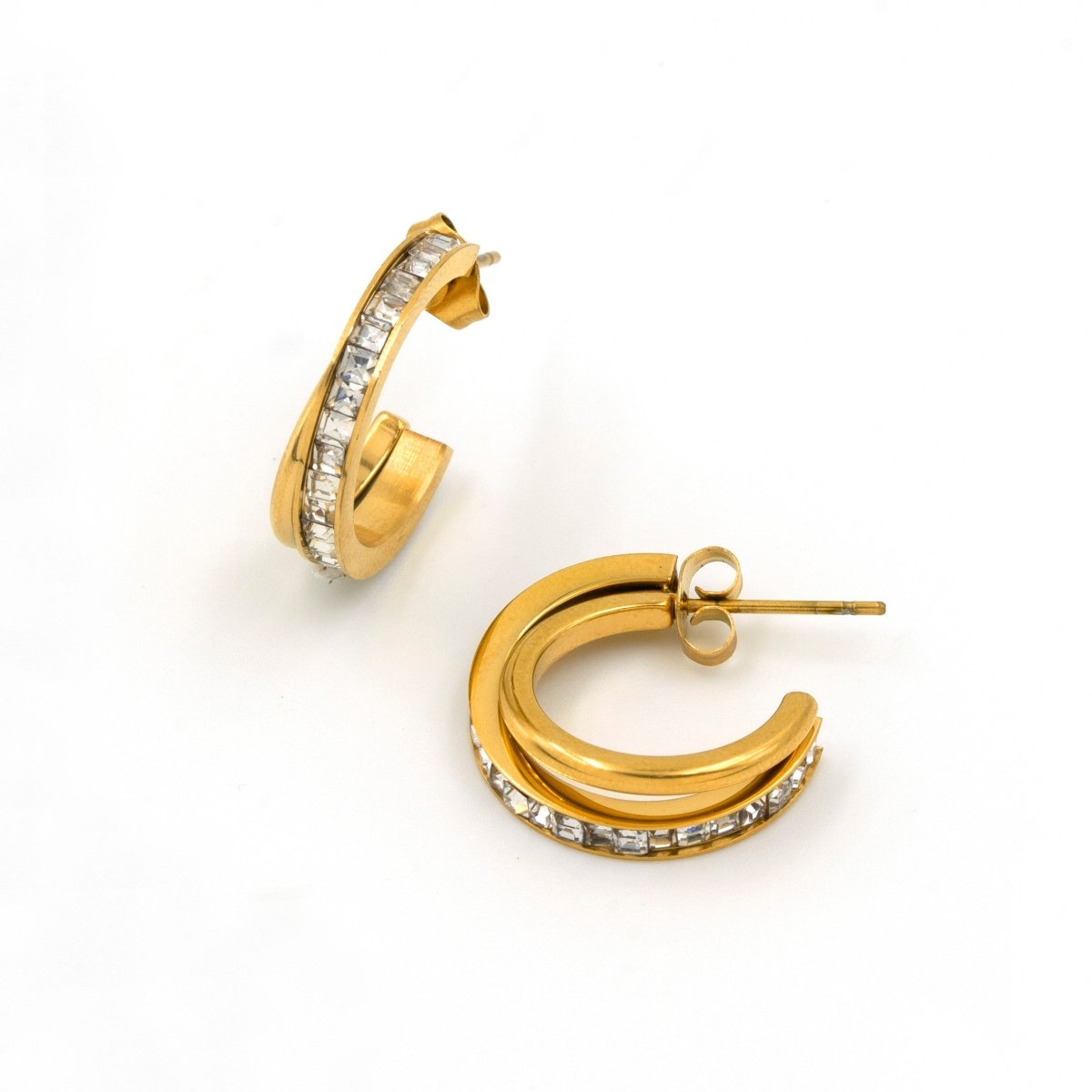 Artklim Gold Plated Round Shaped Studded Earrings