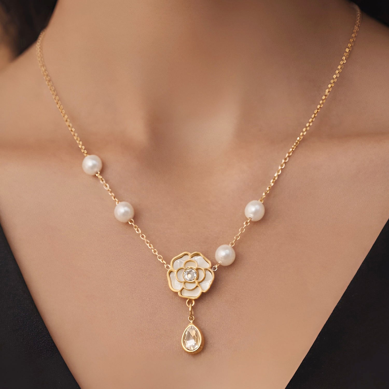 Artklim Gold-Plated Elegant Flower with Pearl Beads Anti-Tarnish Pendant Necklace