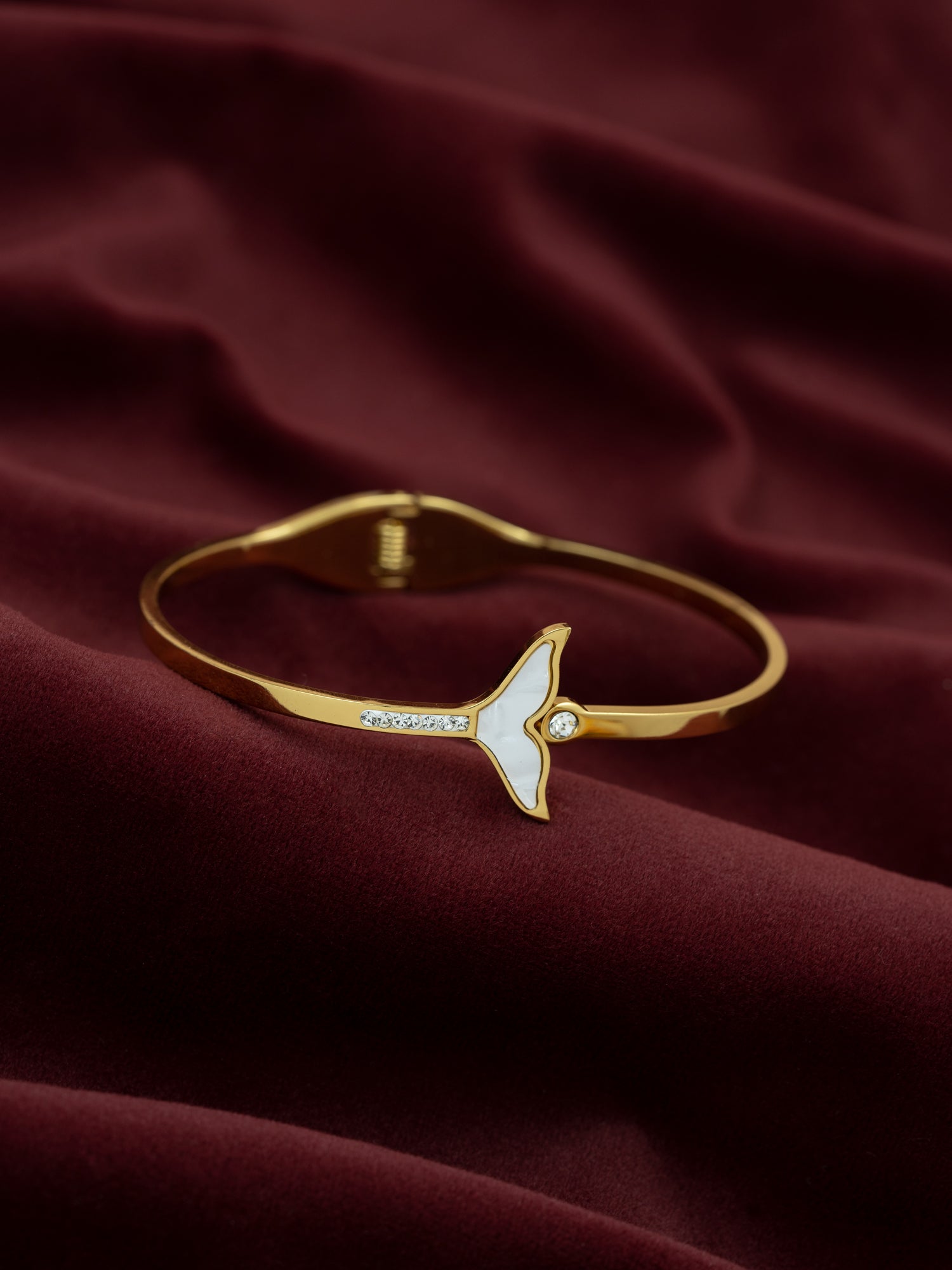 Artklim Whale Tail Grace bracelet