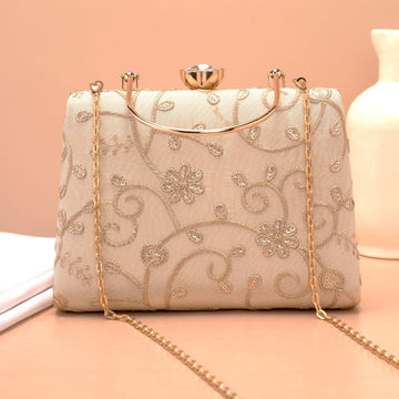 Artklim Cream Base Floral Embroidery Clutch