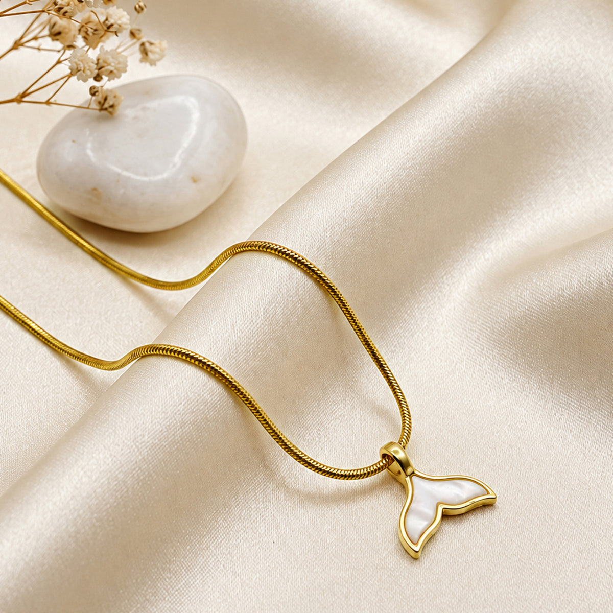 Artklim Luxe Mermaid Pearl Charm Gold-Tone Anti-Tarnish Pendant Necklace