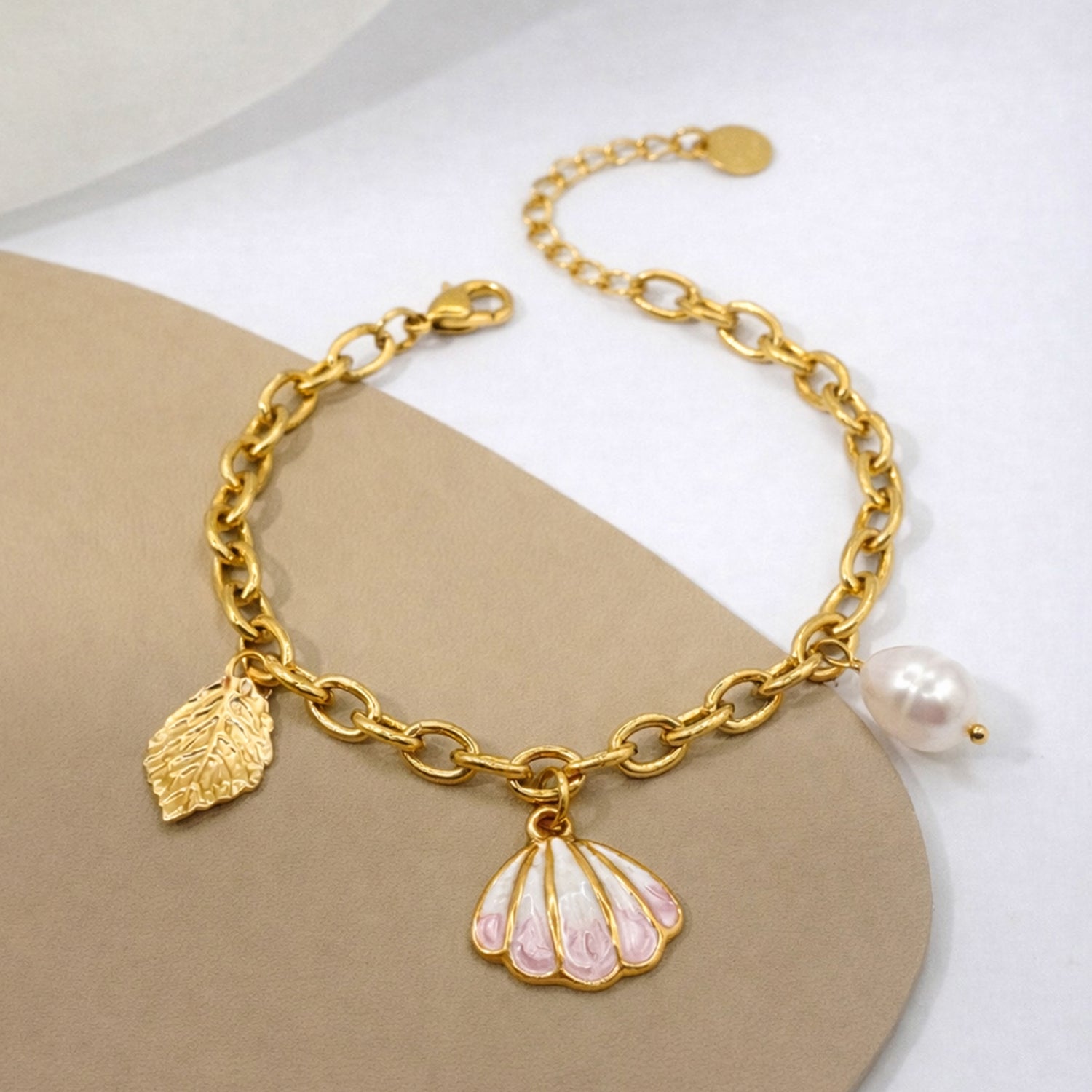 Artklim Gold Plated Elegant Shell Motif Charm Adjustable Anti-Tarnish Bracelet