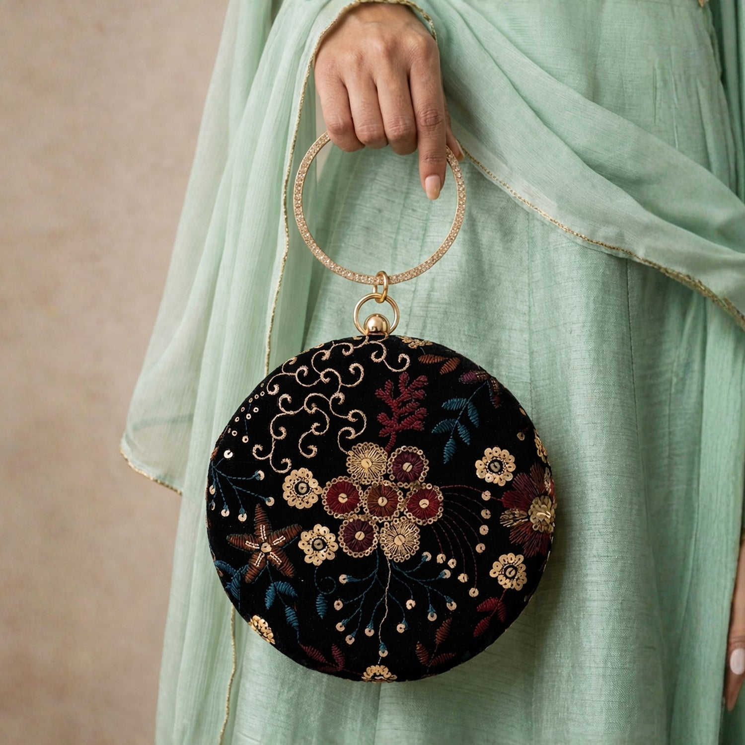 Artklim Elegant Velvet Embroidery Clutch