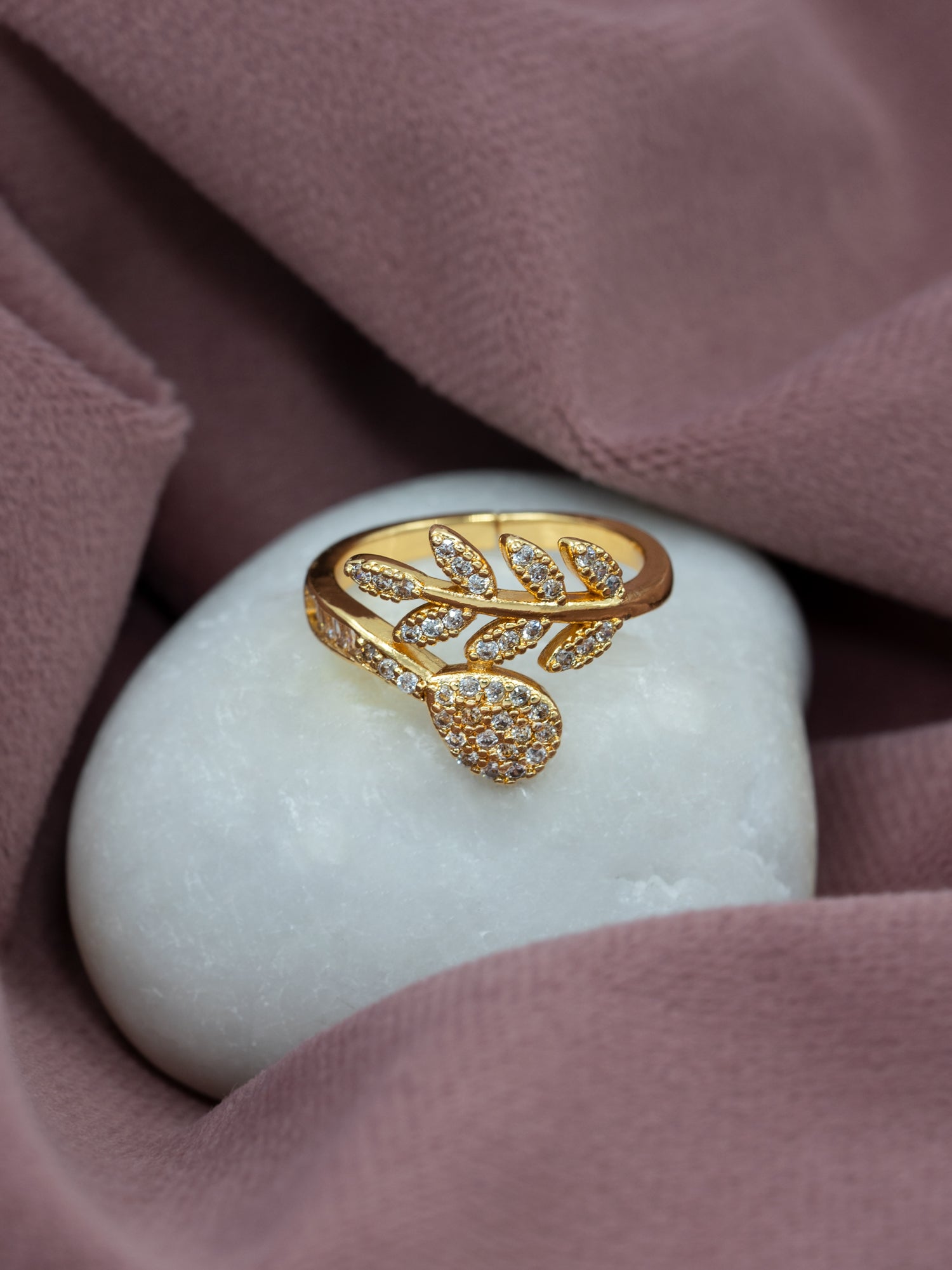 Artklim Gold-Plated Leafy Elegance Anti-Tarnish Ring