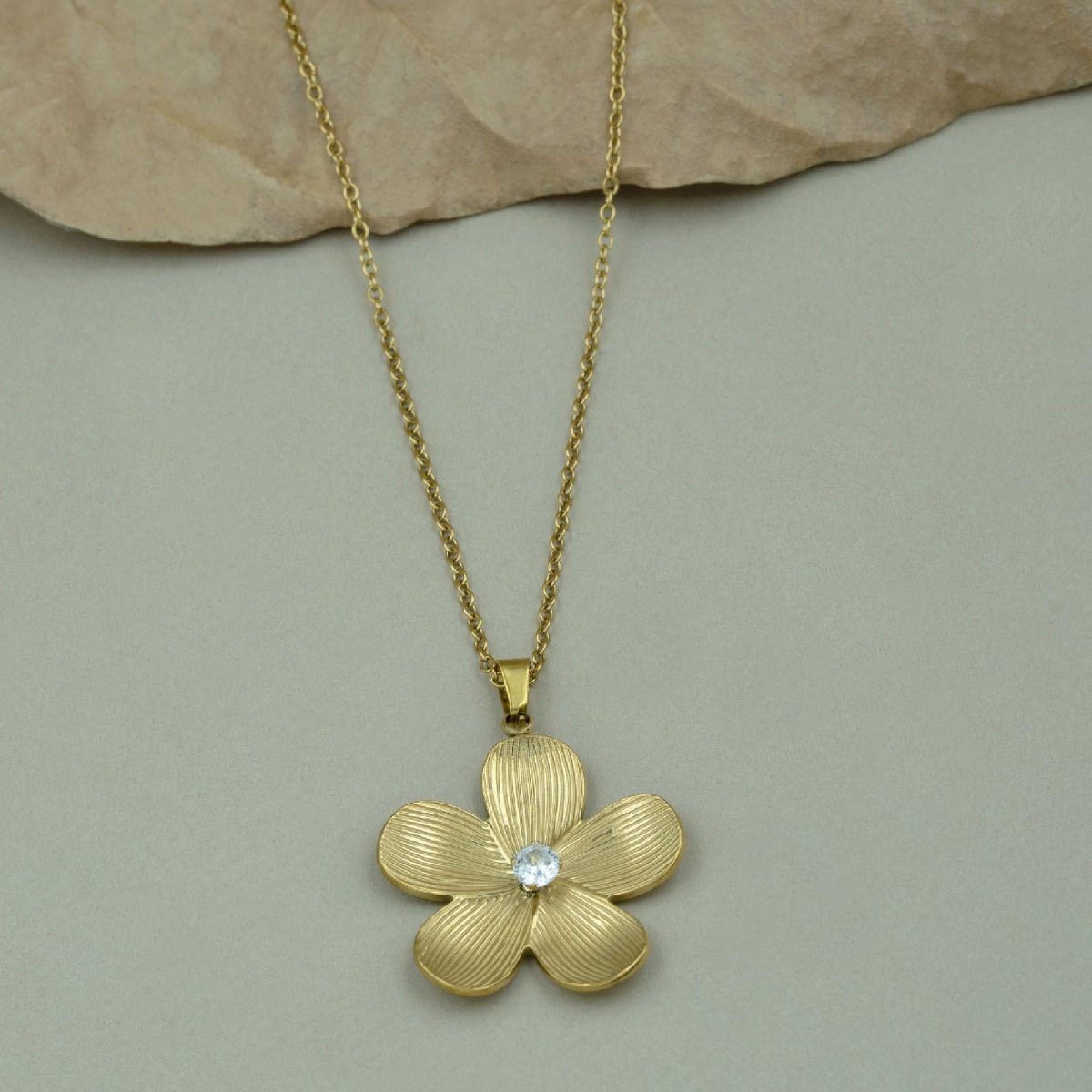 Artklim Gold Plated Floral Pendant Necklace