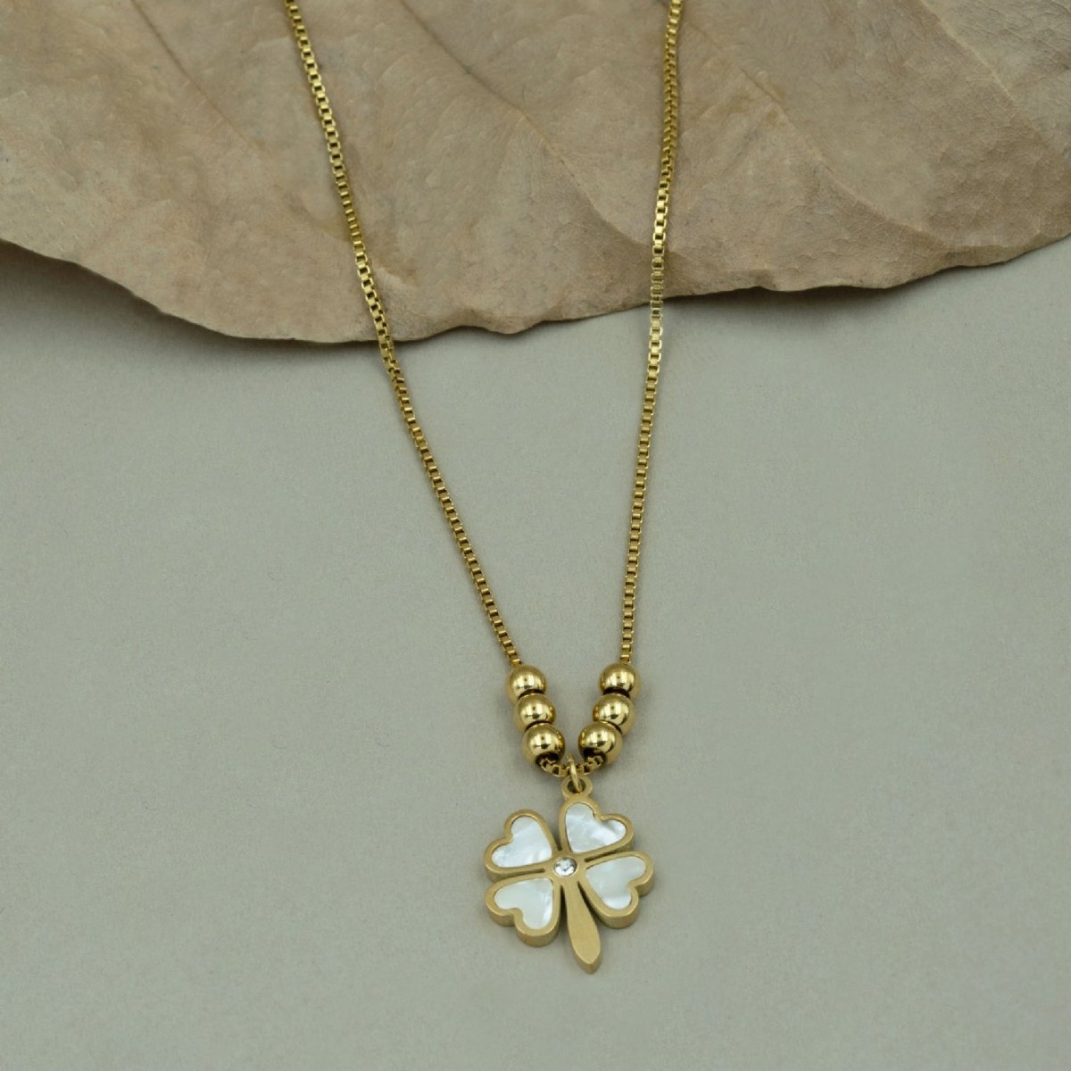 Artklim Clover Leaf Gold Plated Pendant Necklace