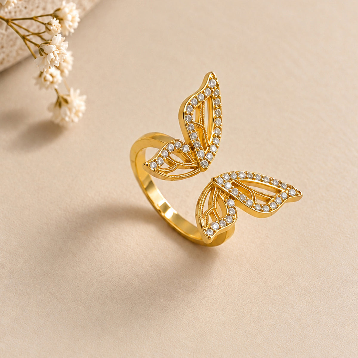 Artklim Elegant Leaf Crystal Gold-Tone Anti-Tarnish Ring