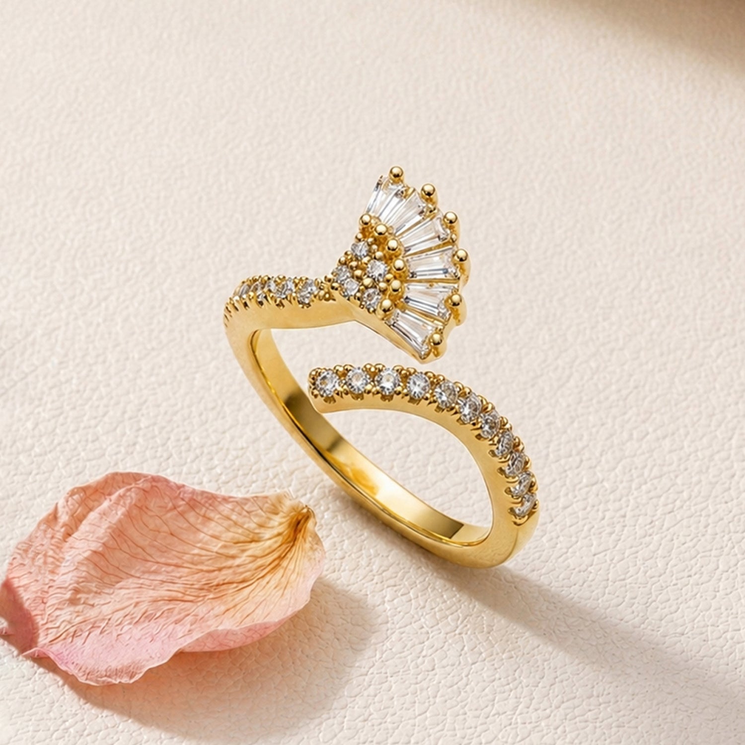 Artklim Elegant Minimal Band Gold Anti-Tarnish Ring