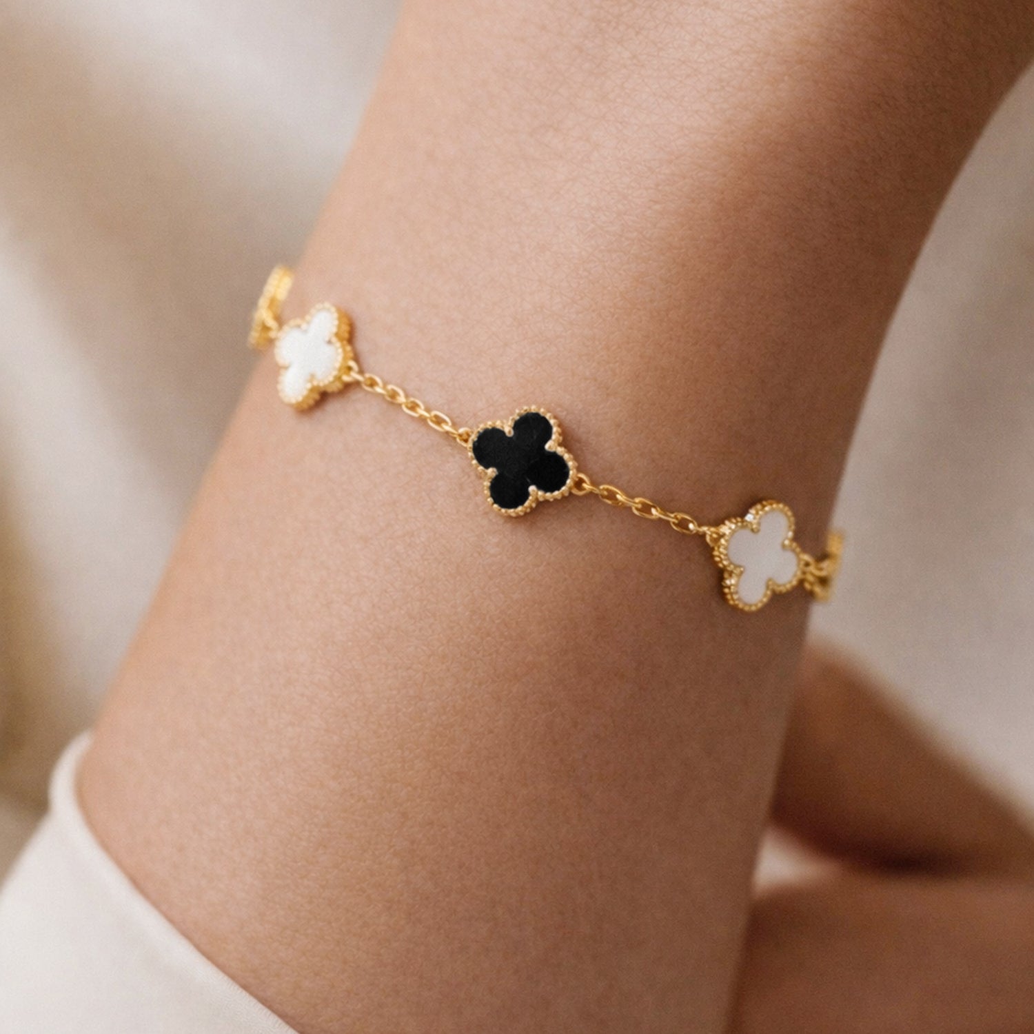 Artklim Gold Plated Elegant Floral Clover Adjustable Anti-Tarnish Bracelet