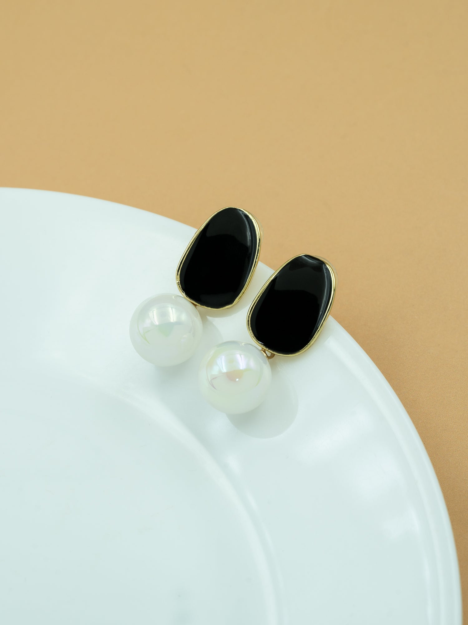 Artklim Black Pebble Pearl Drop Anti Tarnish Earrings