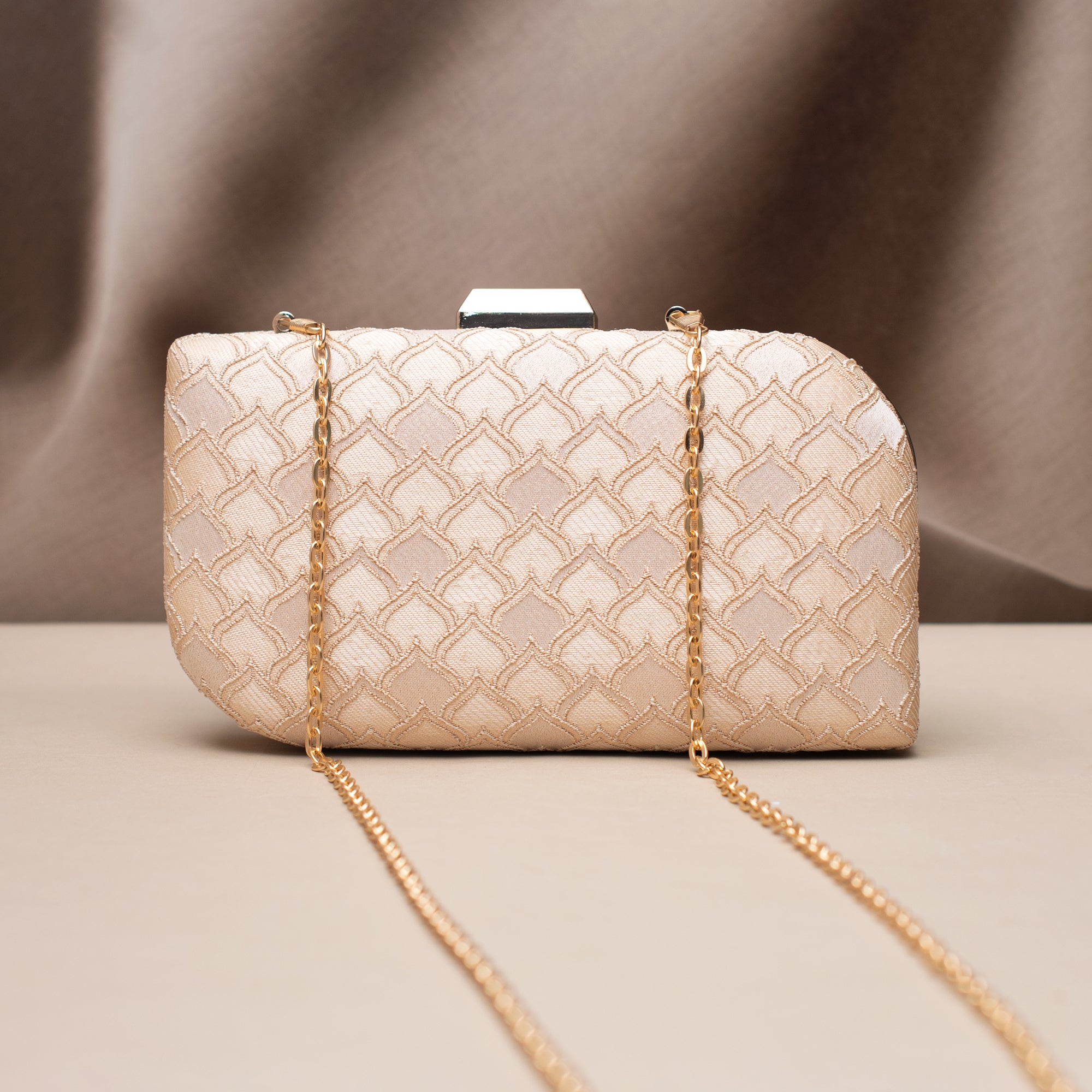 Artklim Pearl Ivory Elegance Embroidered Clutch