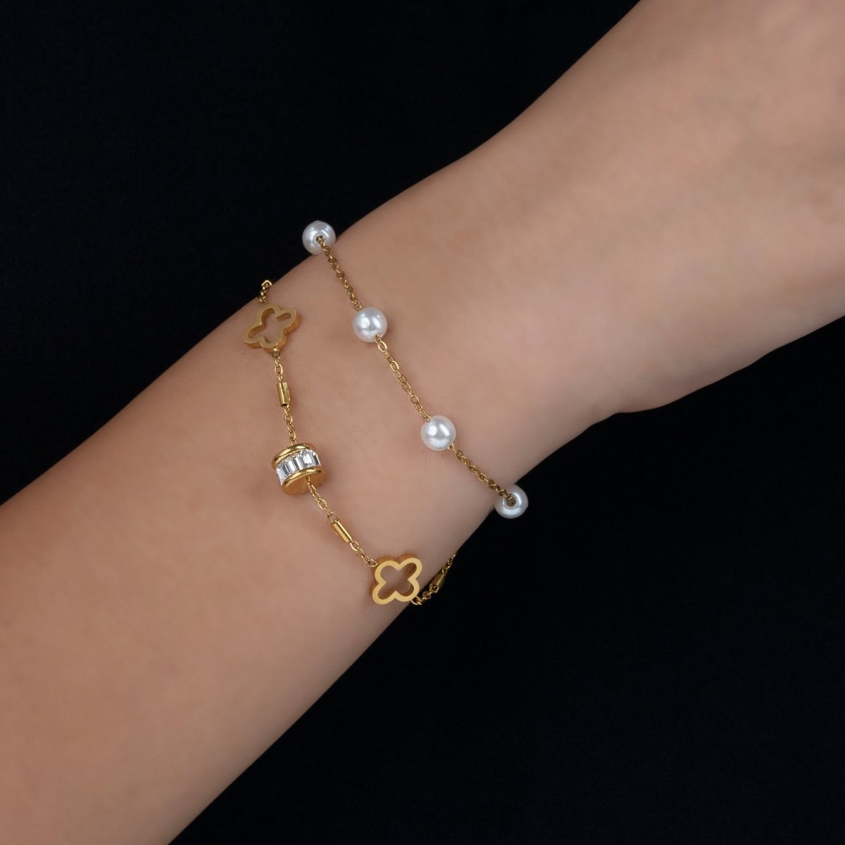 Artklim Gold Plated Clover And Pearl Charm Bracelet