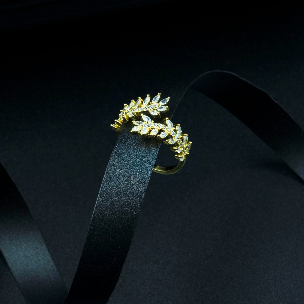 Artklim Studded Leaf Design Gold Plated Ring