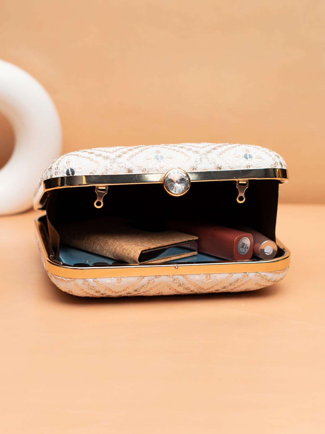 Artklim Ivory Elegance – Embroidered Evening Clutch