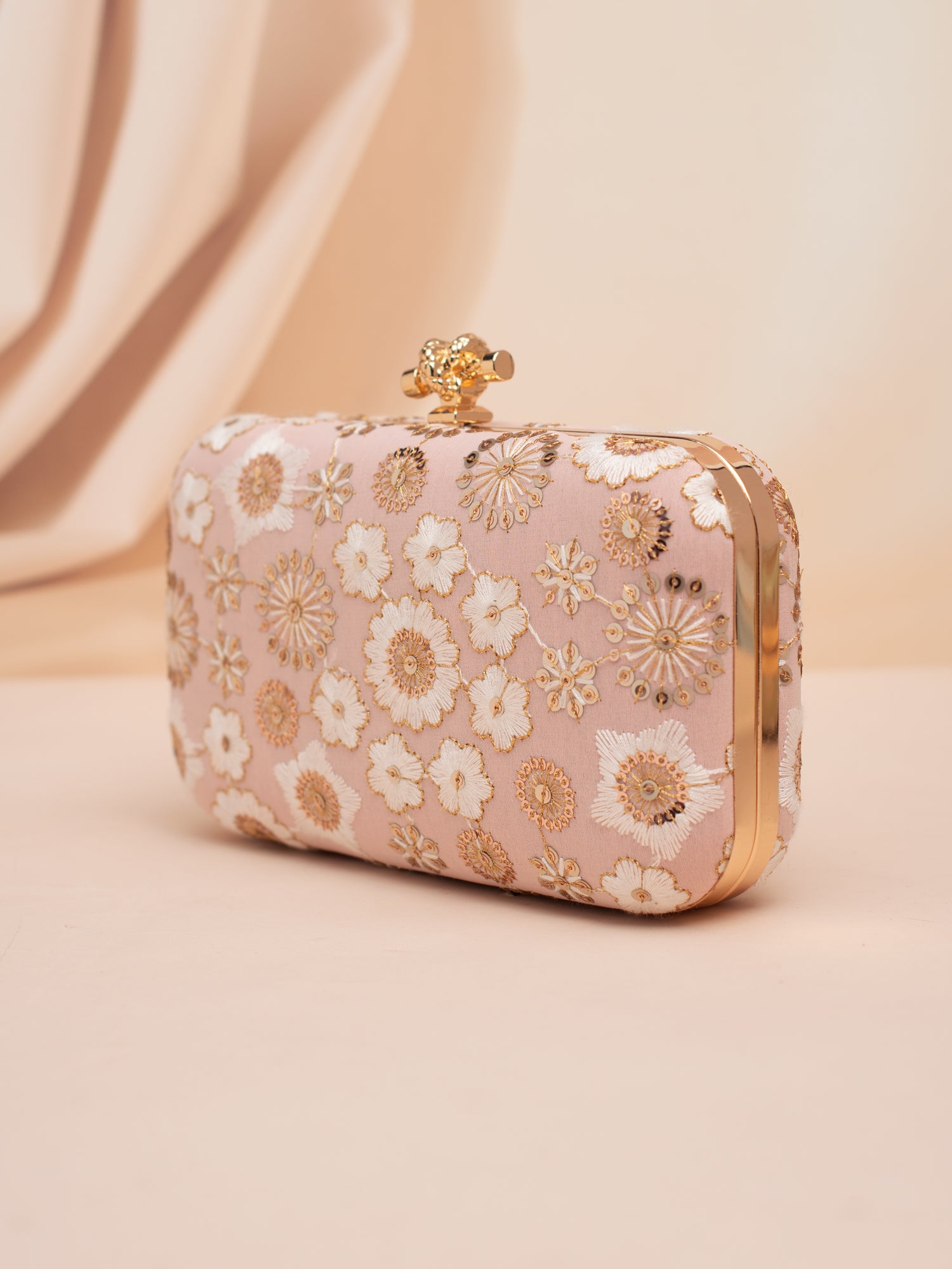 Artklim Blush Petal Clutch – Soft pink