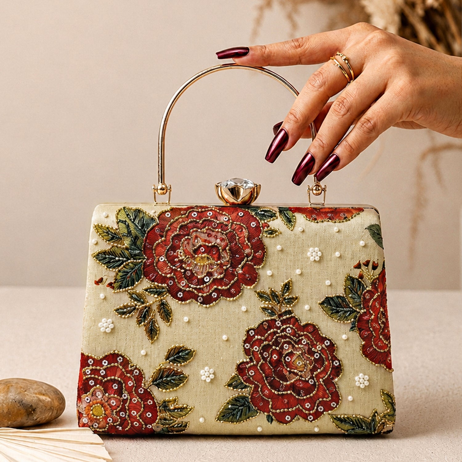 Artklim Vintage Rose Garden Embellished Clutch