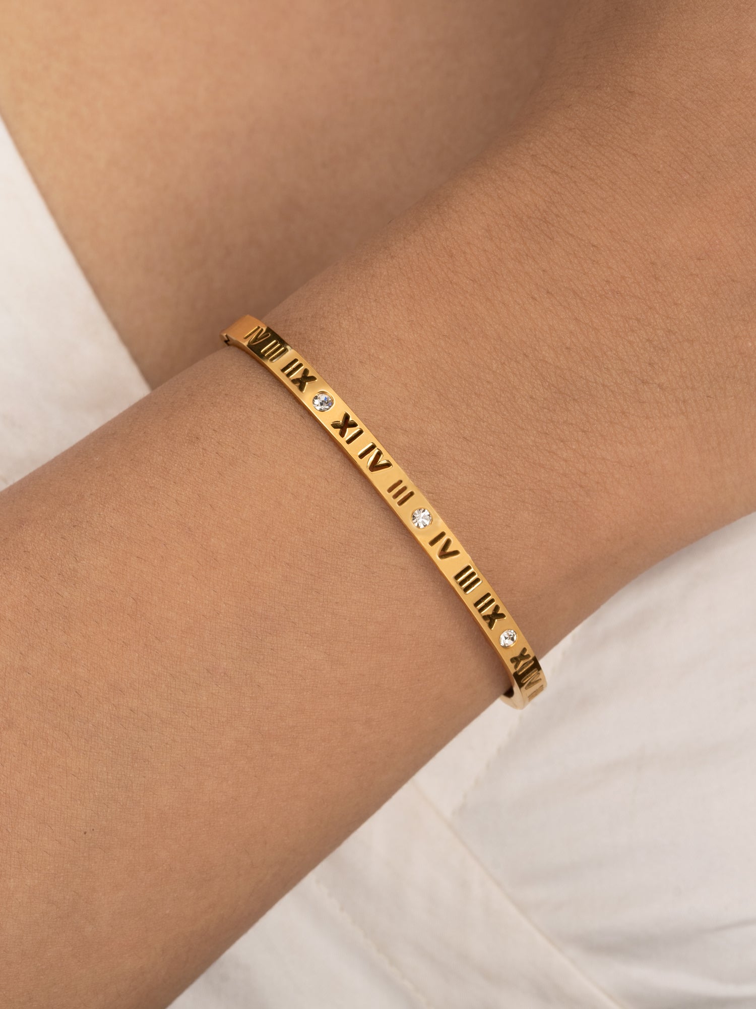 Artklim Golden Roman Charm Bracelet