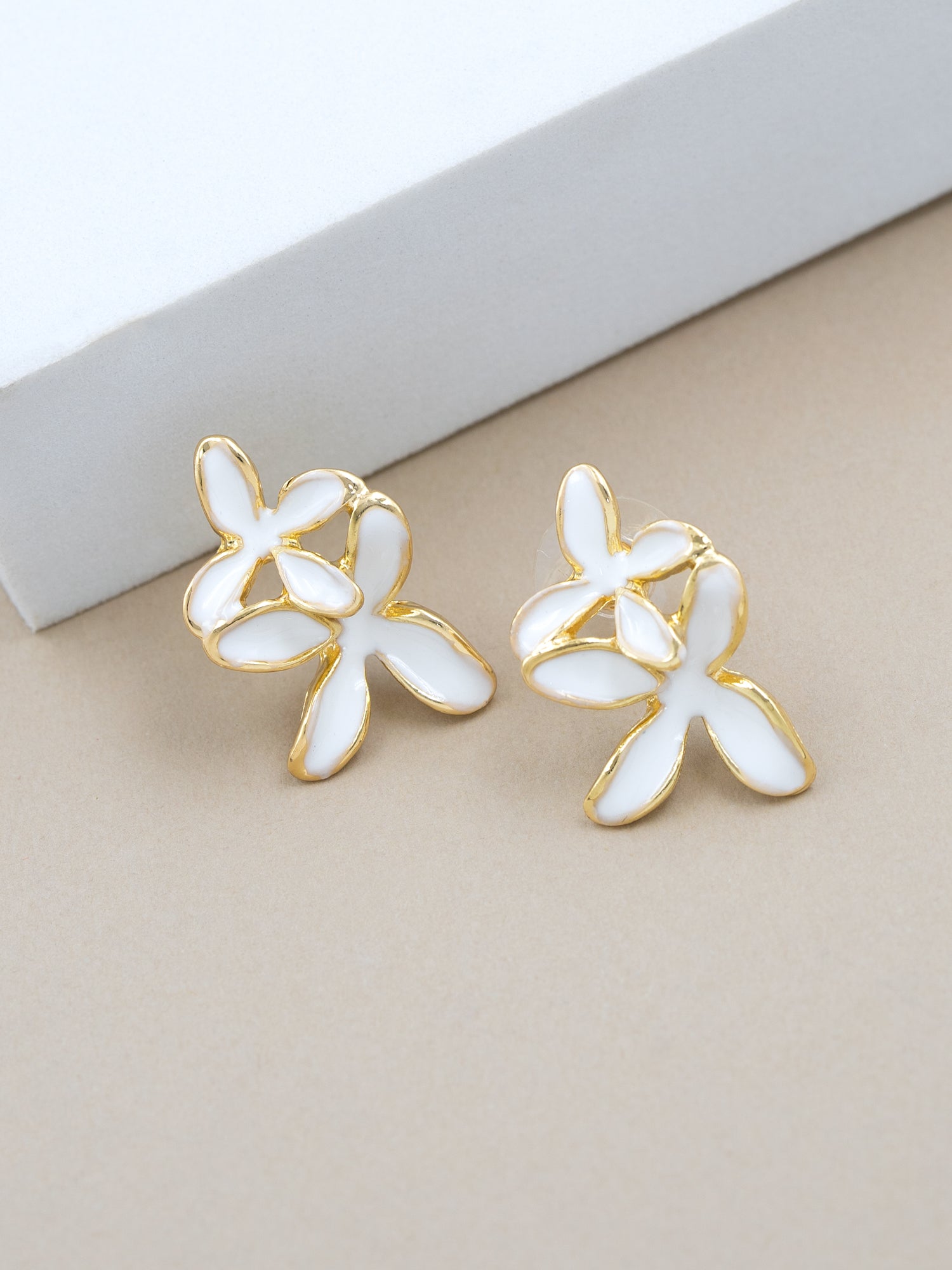 Artklim White Petal Cluster Anti Tarnish Earrings