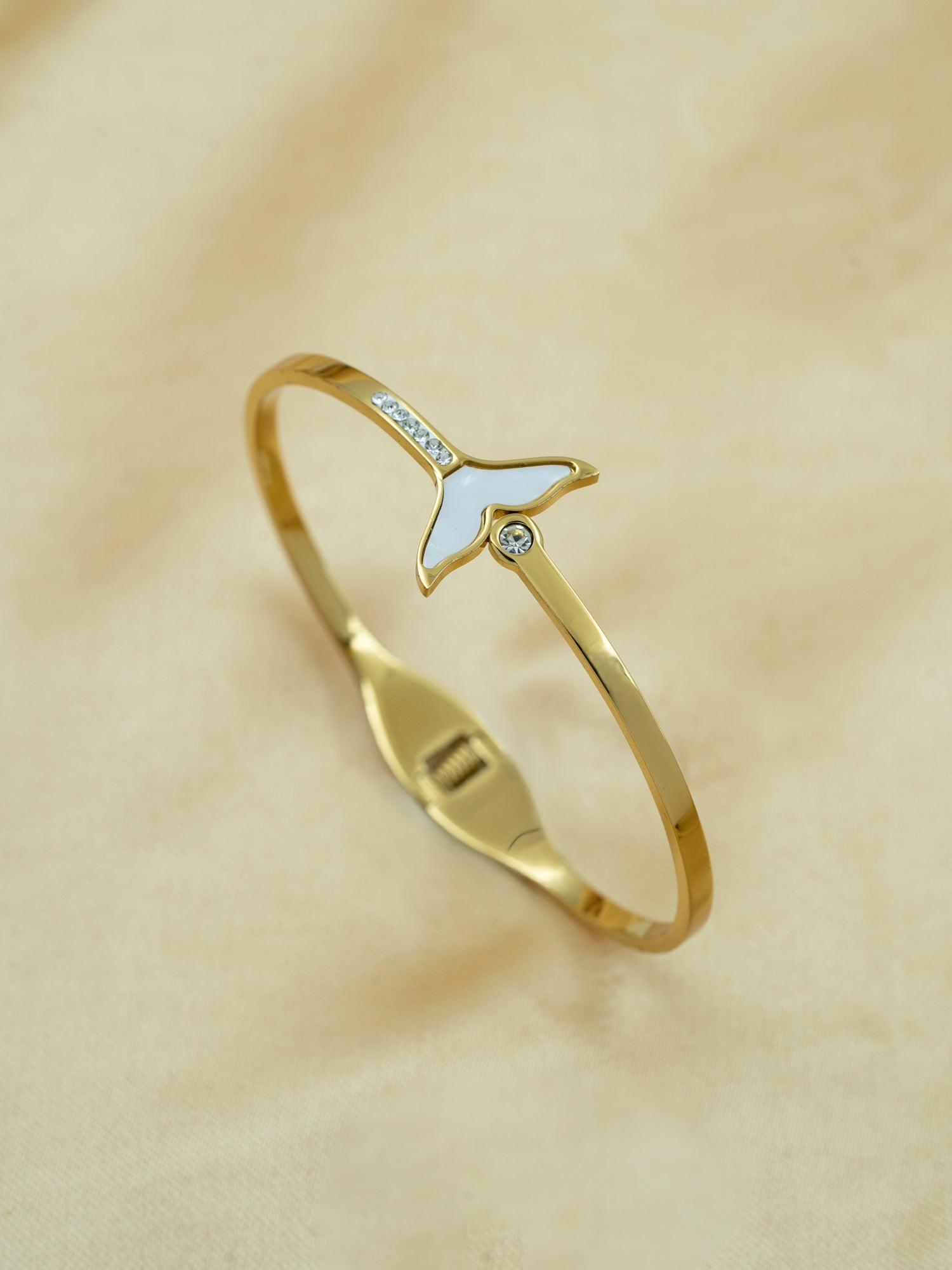 Artklim Whale Tail Grace bracelet