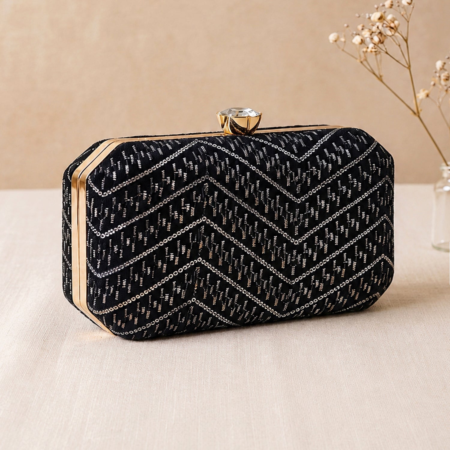 Artklim Luxury Black Geometric Embroidered Clutch