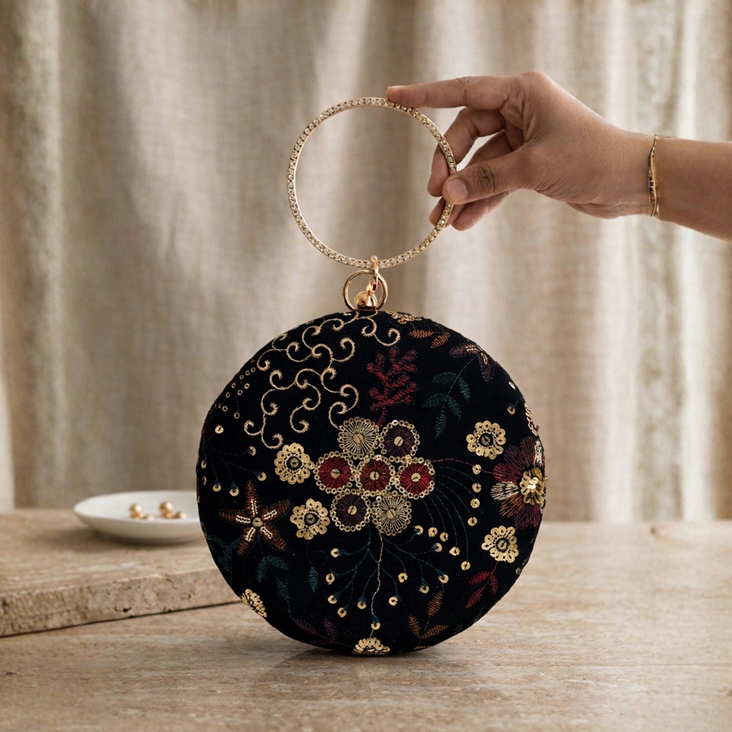 Artklim Elegant Velvet Embroidery Clutch