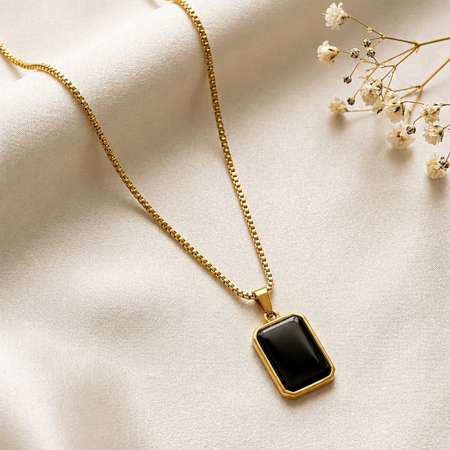 Artklim Black Onyx Rectangle Gold Anti-Tarnish Pendant Necklace