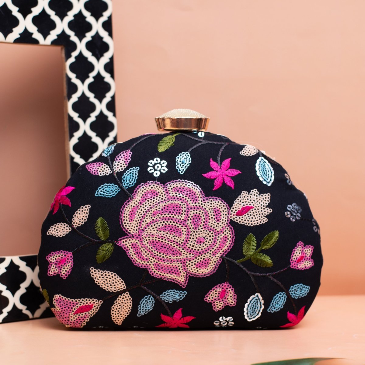 Black Floral Sequins Embroidery Party Clutch