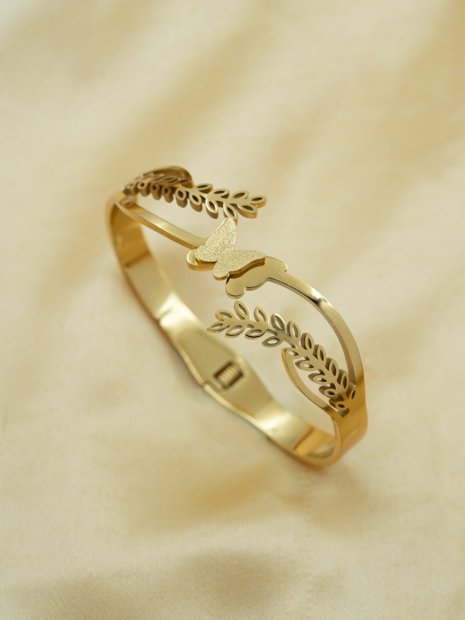 Artklim Butterfly Laurel Charm