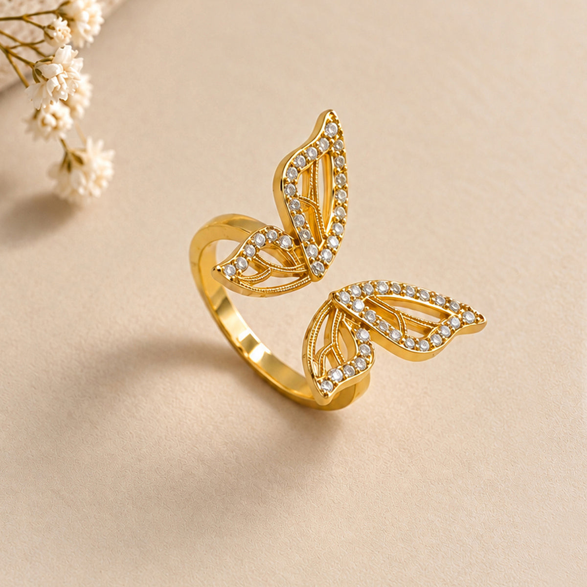 Artklim Elegant Leaf Crystal Gold-Tone Anti-Tarnish Ring