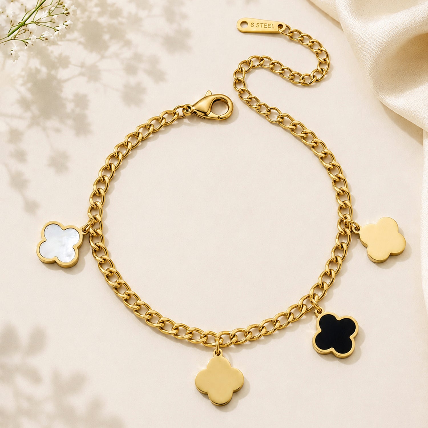Artklim Clover Charm Gold Chain Designer Anti-Tarnish Bracelet