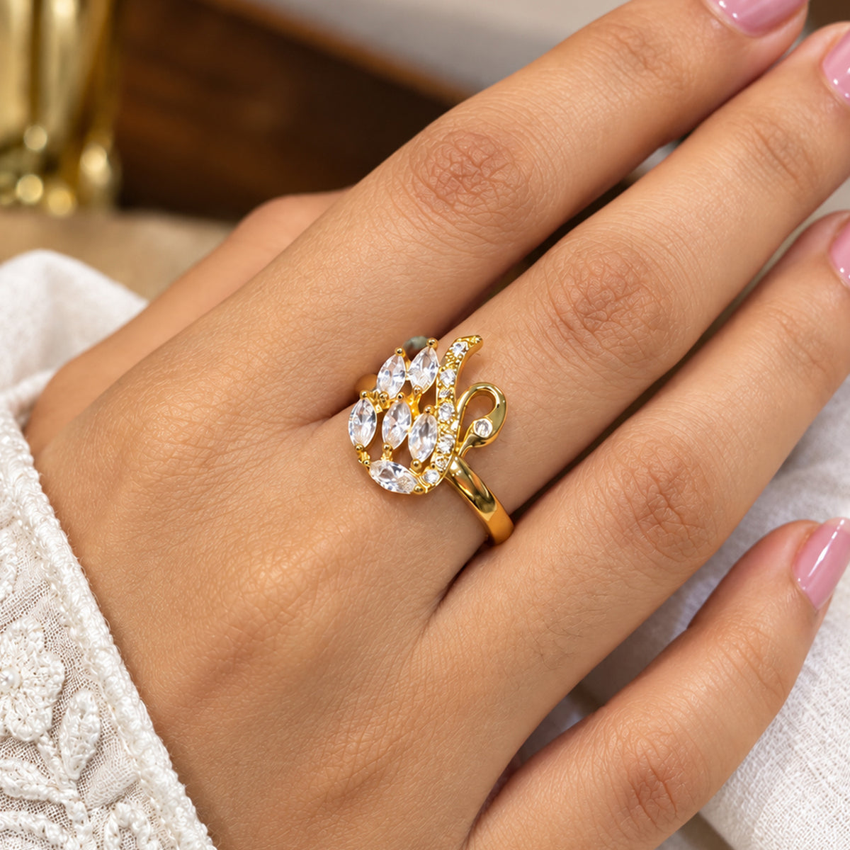 Artklim Charming Swan Crystal Gold-Tone Anti-Tarnish Ring
