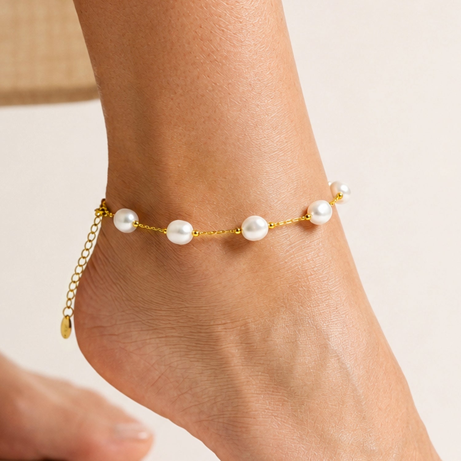 Artklim Elegant Oval Pearl Gold Chain Anti-Tarnish Anklet