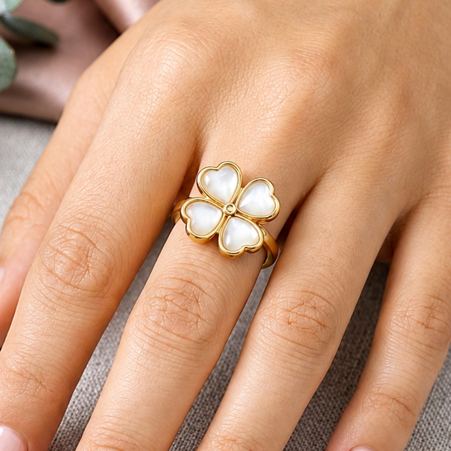 Artklim Gold Lucky Clover Revolving Flower Adjustable Anti-Tarnish Copper Ring