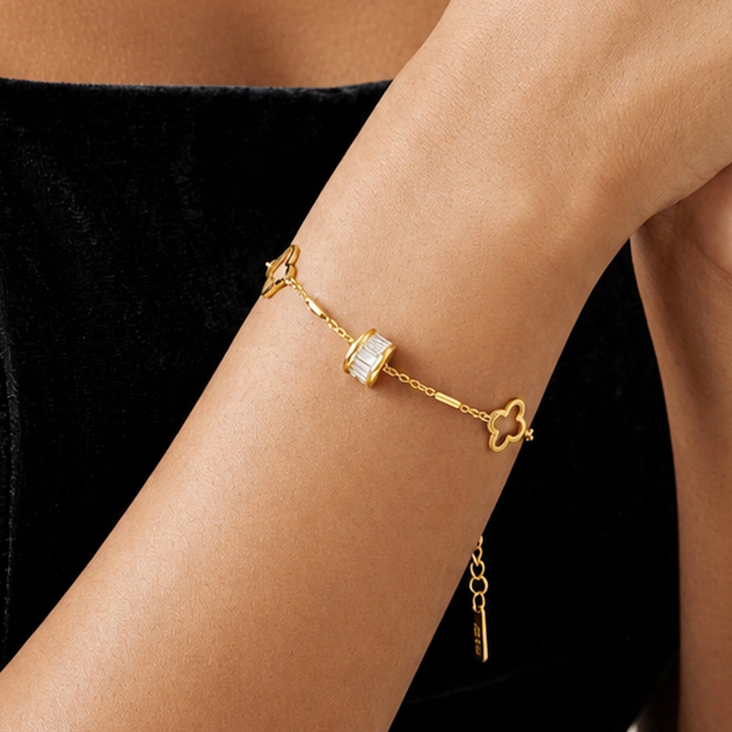 Artklim Minimalist Clover Crystal Anti-Tarnish Bracelet
