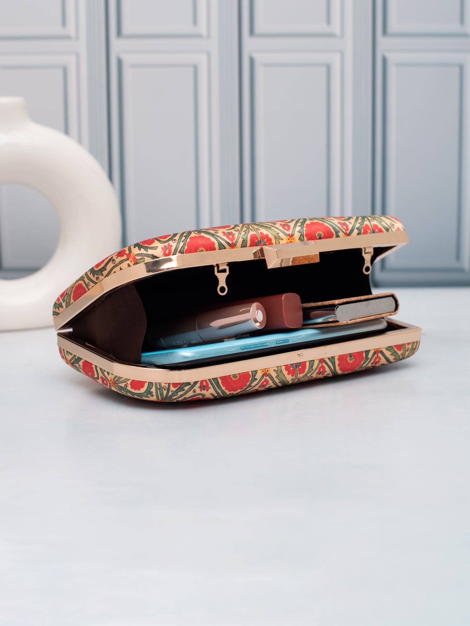 Artklim Pastel Petals Printed Clutch