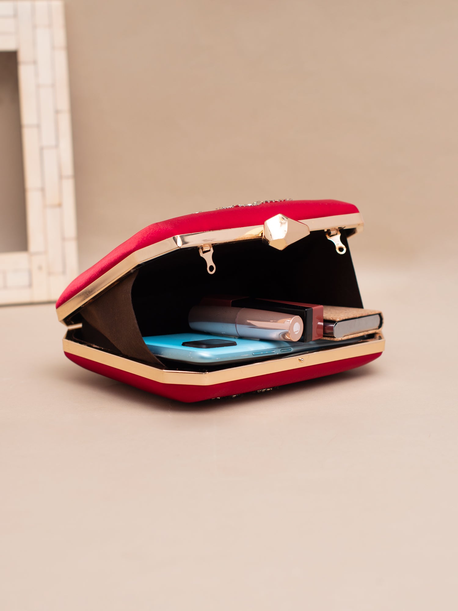 Artklim Crimson Bloom Radiance Clutch