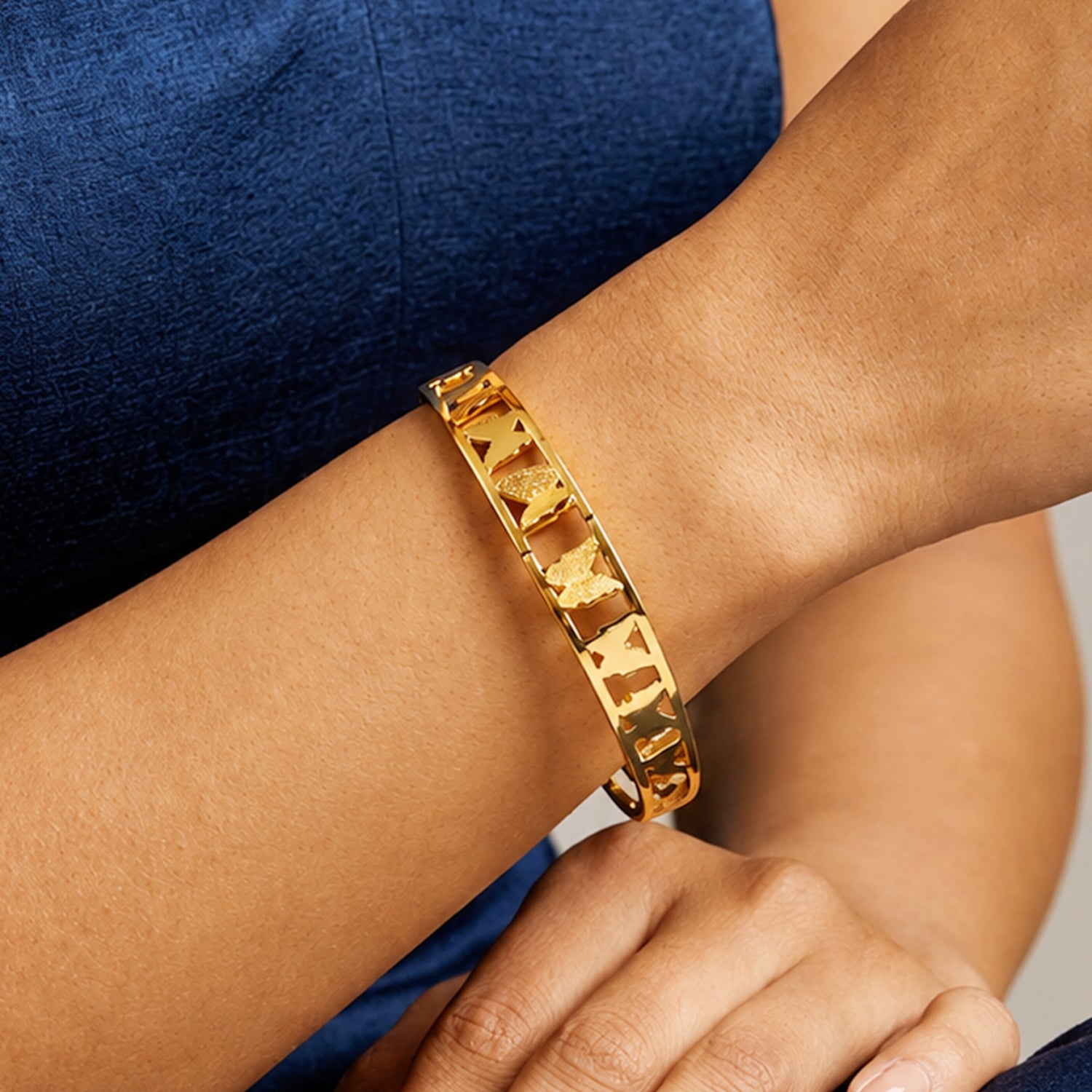 Artklim Butterfly Love Cutout Anti-Tarnish Bangle Bracelet