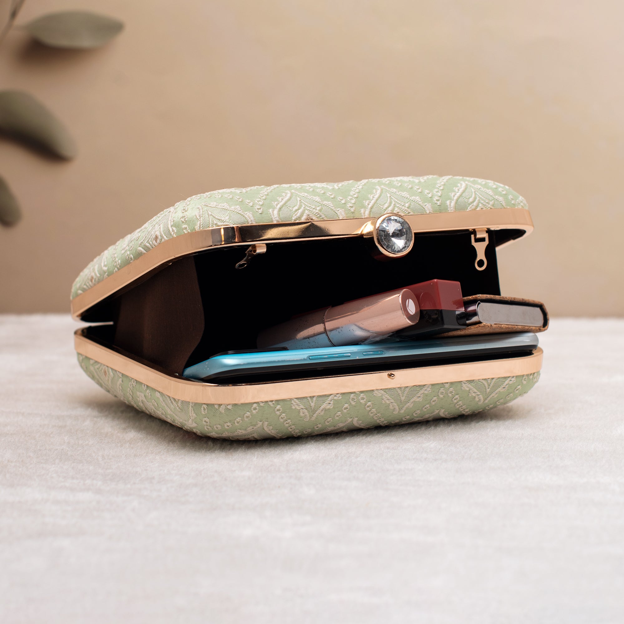 Artklim Pastel - Green Bloom Embroidery Clutch