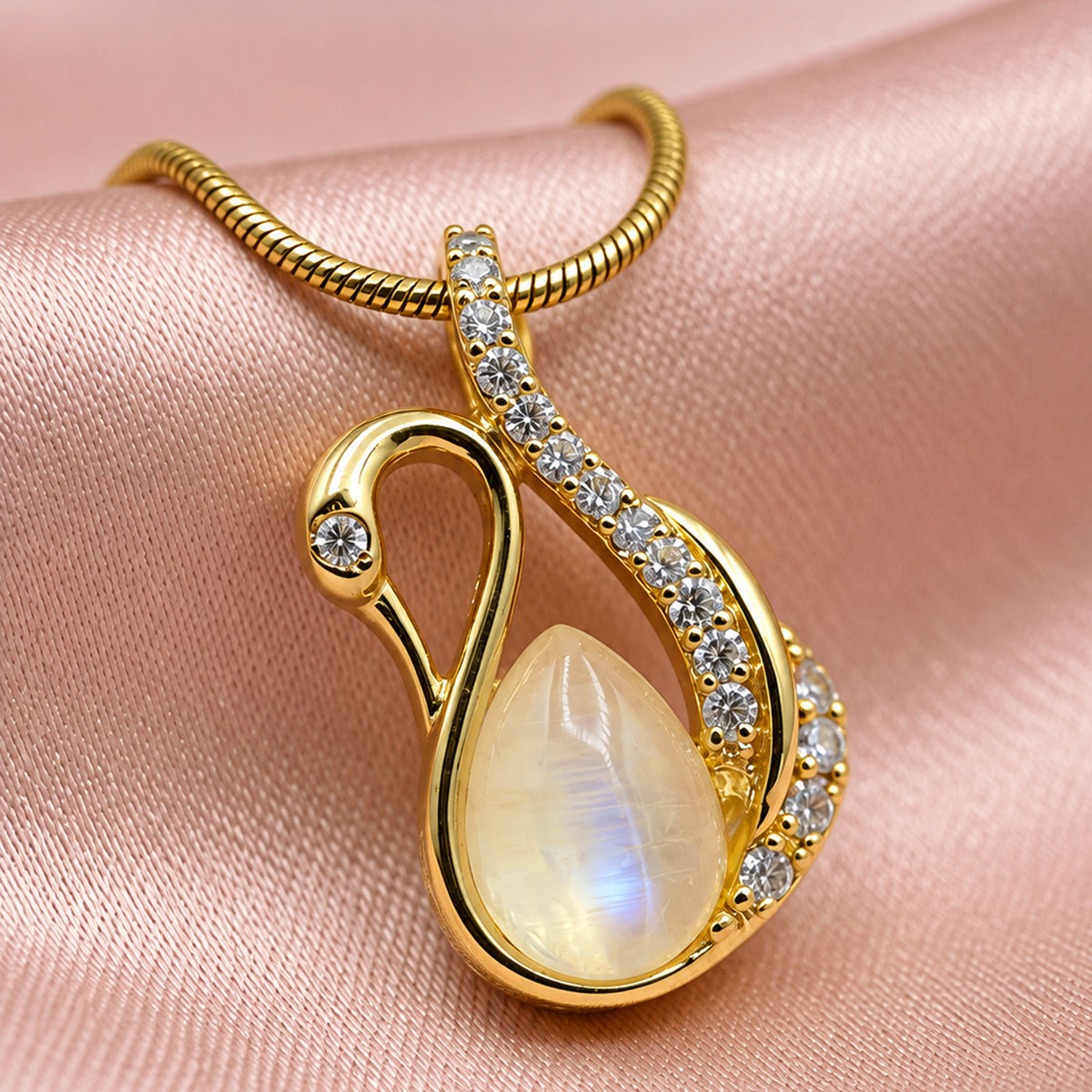 Artklim Elegant Swan Crystal Cut Anti-Tarnish Pendant Necklace