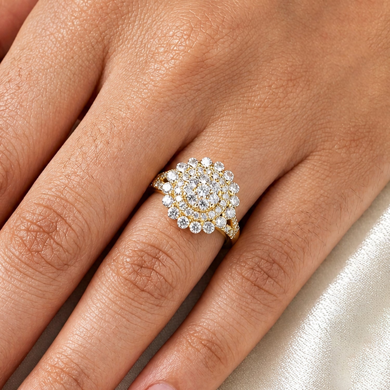 Artklim Halo Cluster Gold Statement Anti-Tarnish Ring