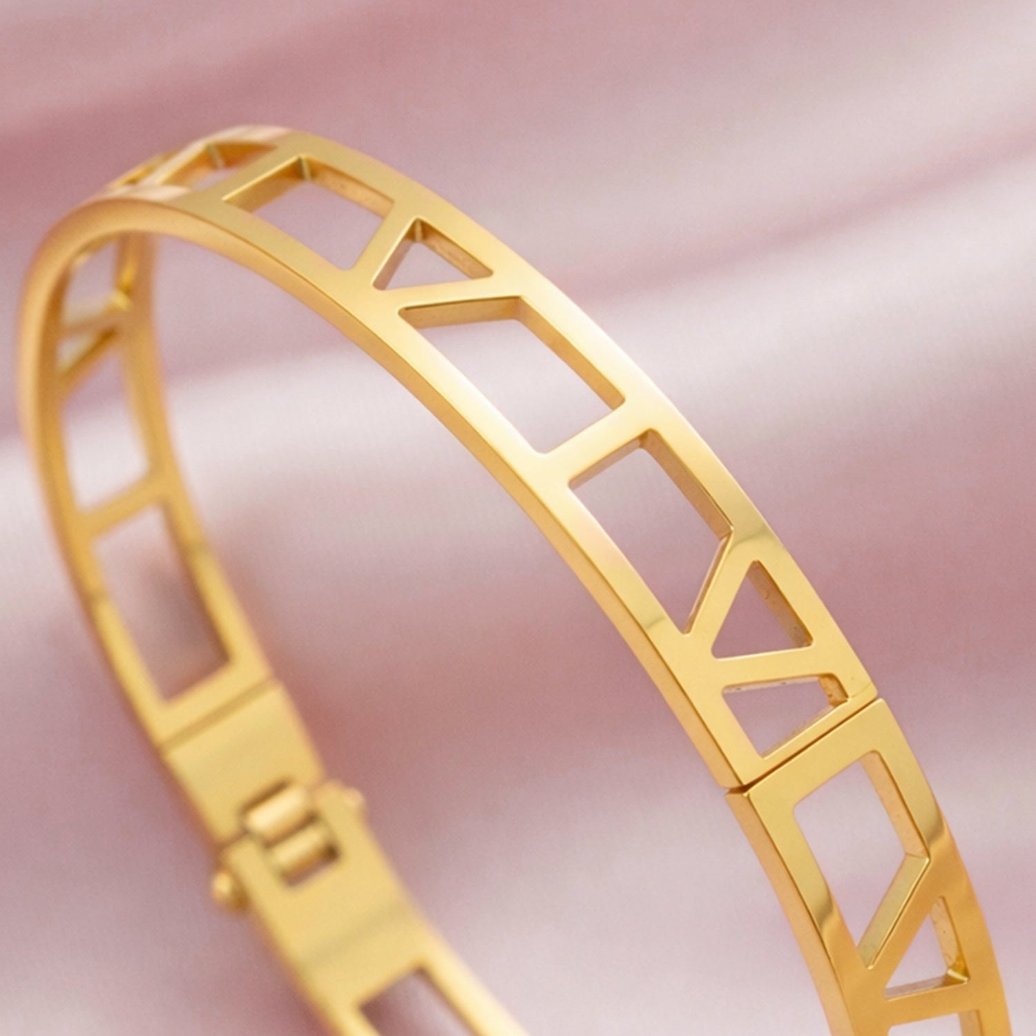 Artklim Gold Plated Roman Cut Anti-Tarnish Bangle Bracelet