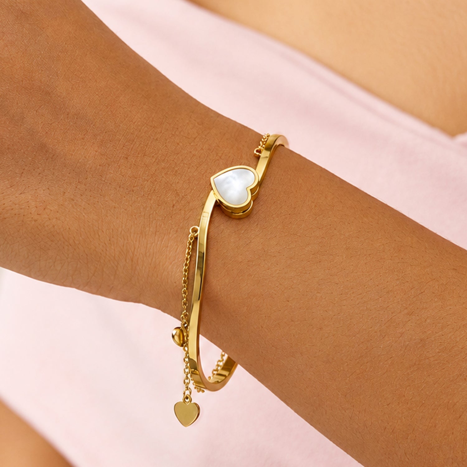 Artklim Elegant Heart Drop Anti-Tarnish Bangle Bracelet